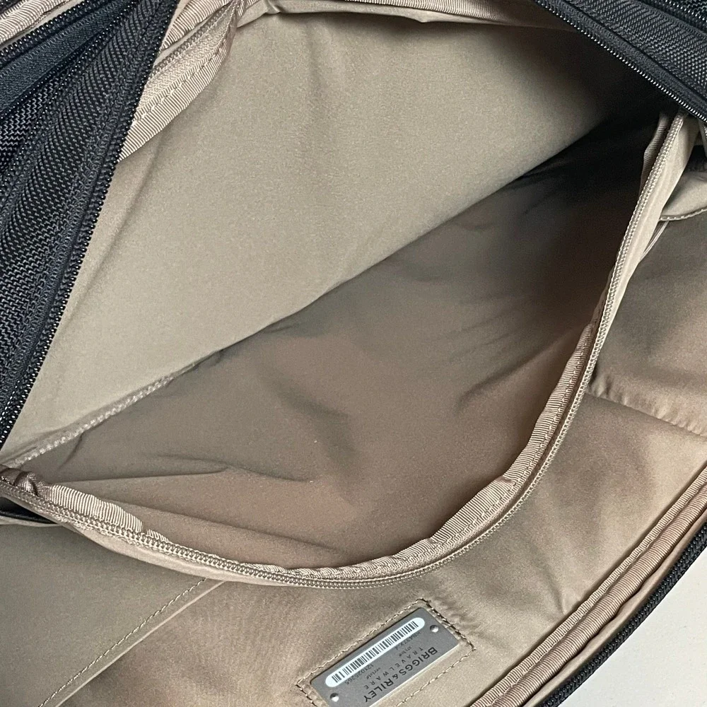 Briggs & Riley KB437X-4 EXPANDABLE Nylon Travel Brief‎ Case